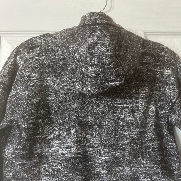 Lululemon Endeavor Pullover w Hood. Black White Spray Jacquard, size 4. - Picture 12 of 13